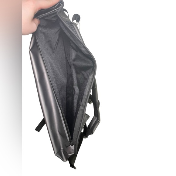 RAINS Rolltop Rucksack Metallic Gray Waterproof Backpack Unisex NWT - Picture 6 of 10